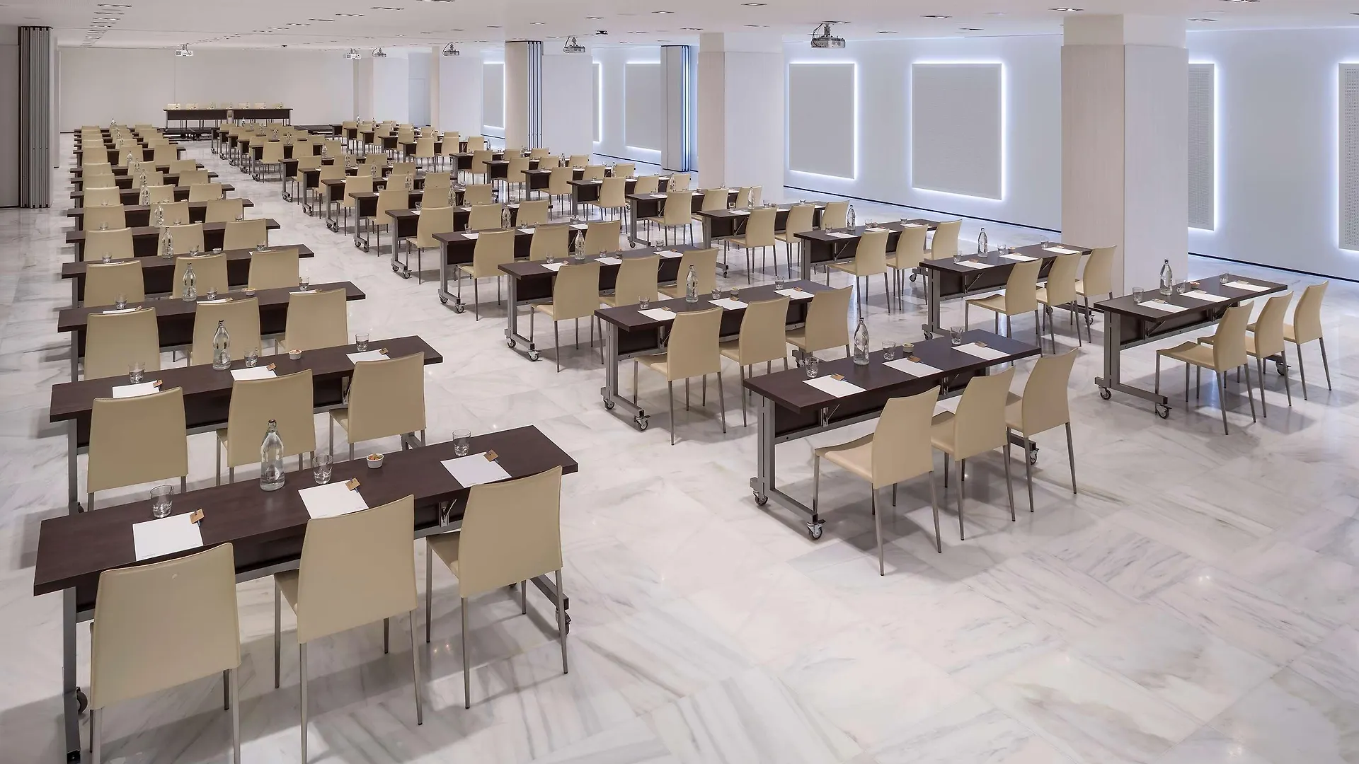 Melia Lebreros Hotel Seville 4*,